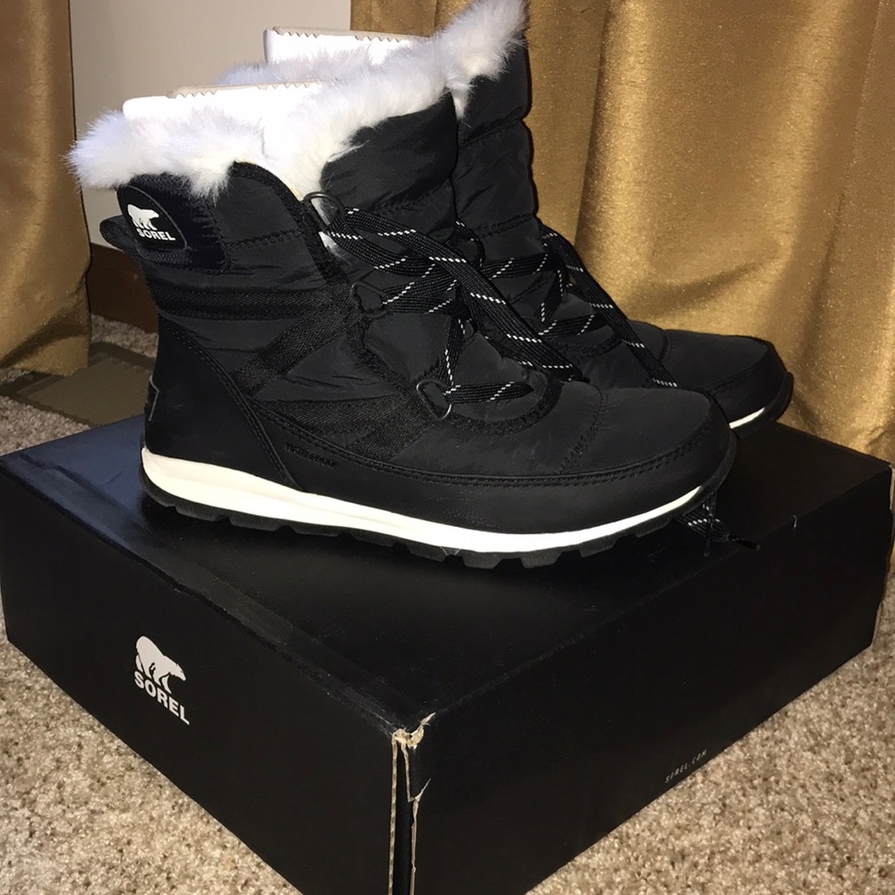 SOREL WHITNEY SHORT LACE UP WINTER BOOT
